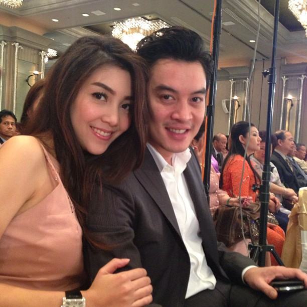 หวานชื่น! แป้ง-ผู้กองต้อม เข้าพิธีหมั้นแล้ว