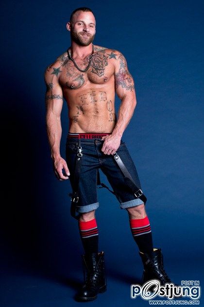 Sexy Bad Boy Derek Parker for CellBlock 13 : HQ images