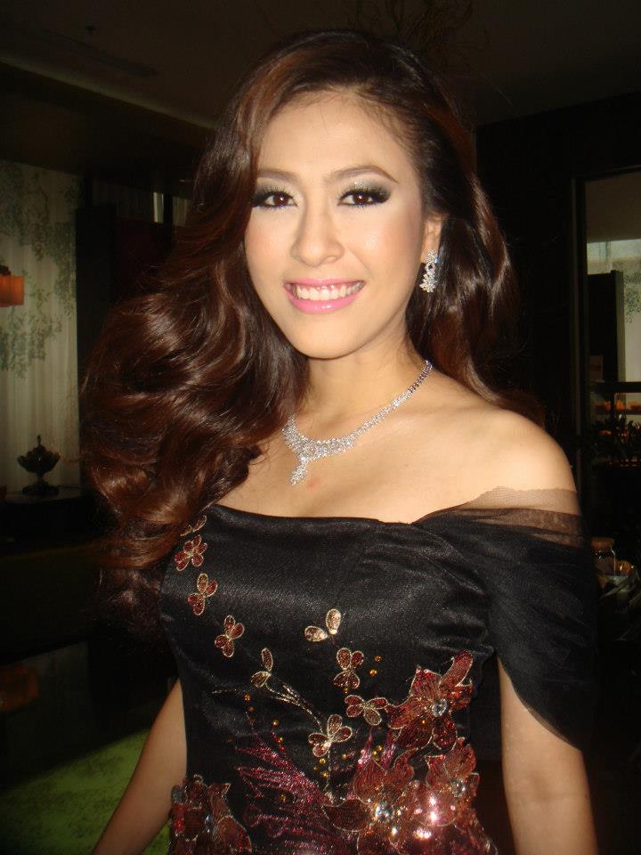 นางสาวไทยปี 2555 ถ่ายแบบนิตยสาร STAR FASHION ฉบับเดือนตุลาคม