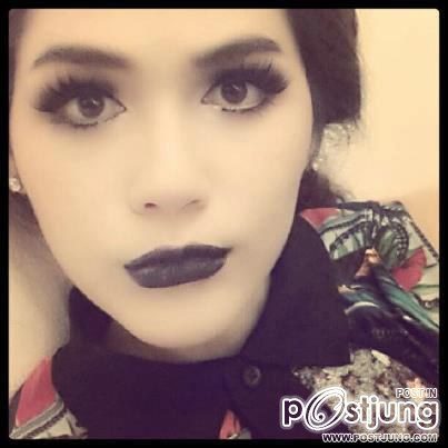 IG @chomismaterialgirl