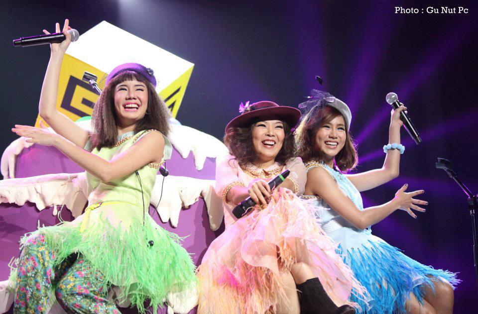 กิ่ง เหมือนแพร@งานไฟว์ไลฟ์