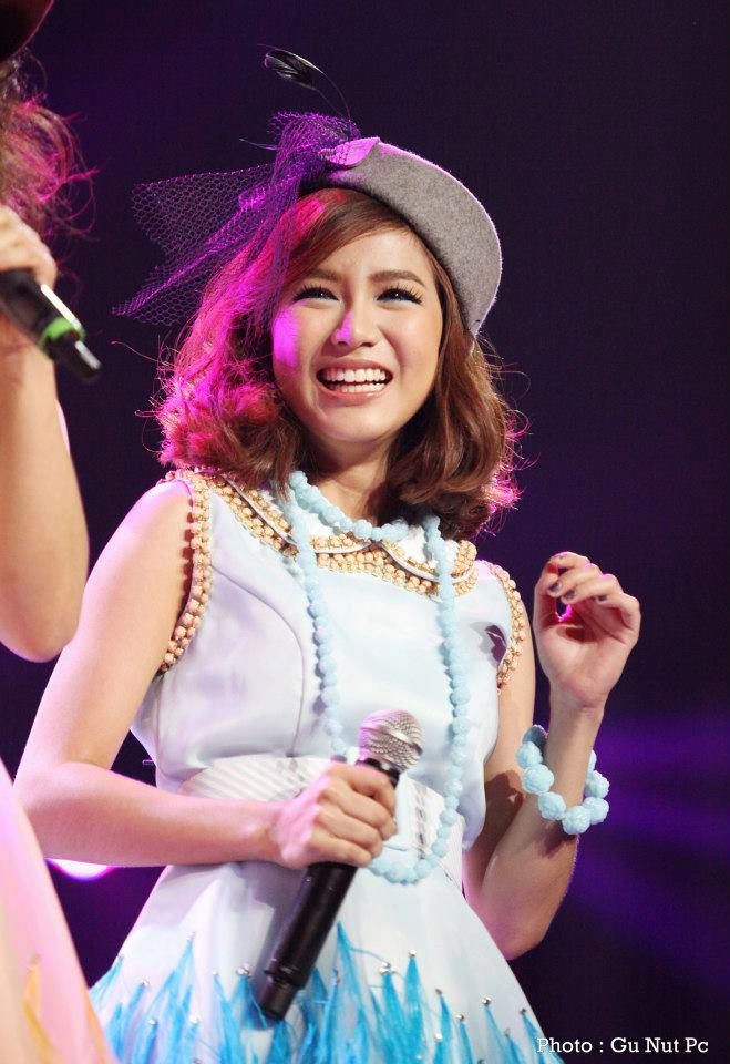 กิ่ง เหมือนแพร@งานไฟว์ไลฟ์