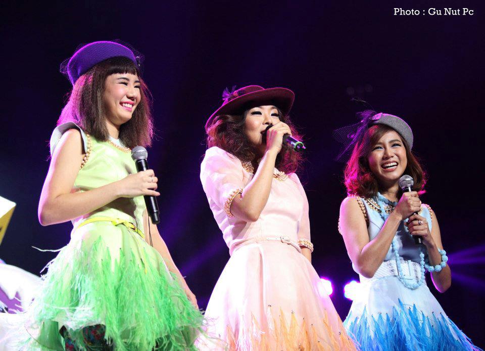 กิ่ง เหมือนแพร@งานไฟว์ไลฟ์