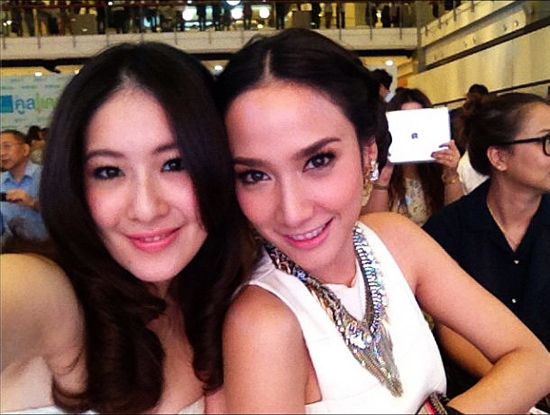 สวย เริ่ด เจิดตัวแม่ กับเหล่าดาราหน้าเป๊ะ