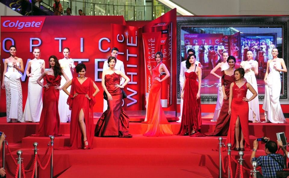 พลอย-เฌอมาลย์ @ งานเปิดตัวยาสีฟัน Colgate Optic White