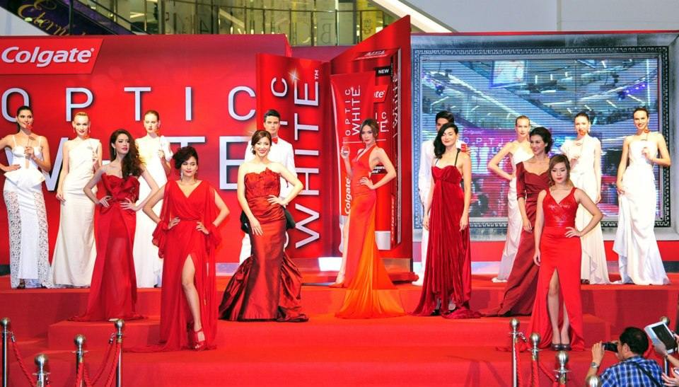 พลอย-เฌอมาลย์ @ งานเปิดตัวยาสีฟัน Colgate Optic White