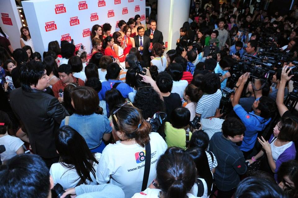 พลอย-เฌอมาลย์ @ งานเปิดตัวยาสีฟัน Colgate Optic White