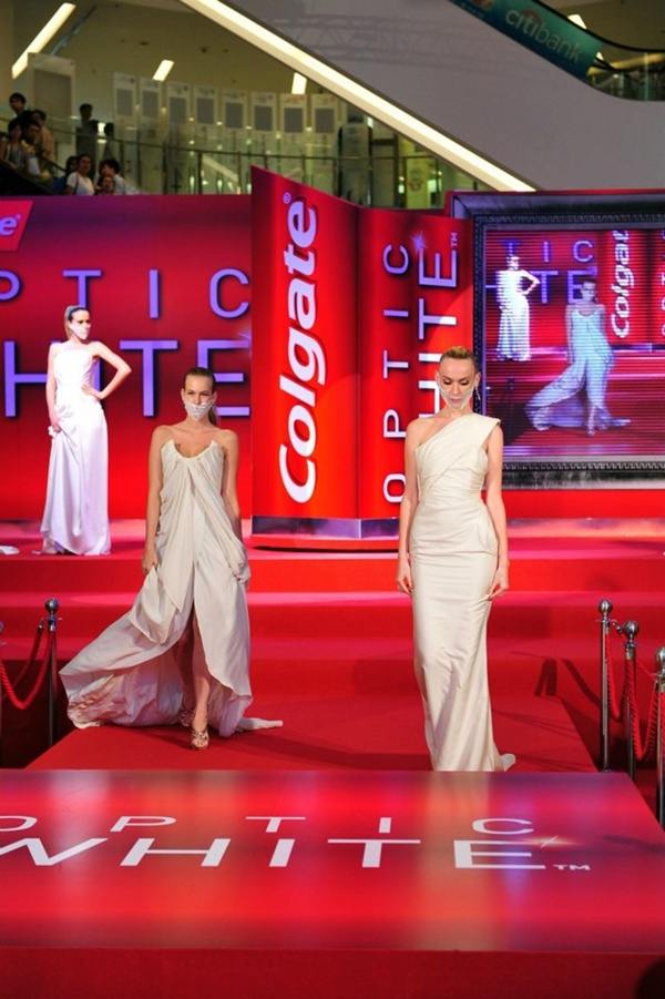 พลอย-เฌอมาลย์ @ งานเปิดตัวยาสีฟัน Colgate Optic White