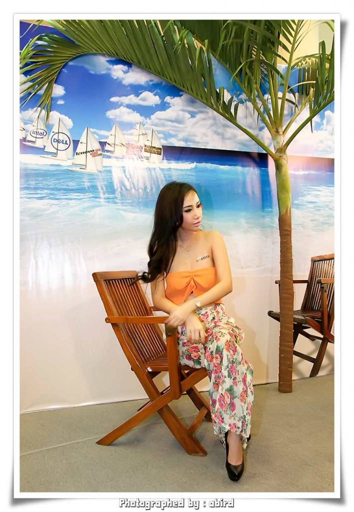 เปิดตัวพรีเซ็นเตอร์กล้องดิจิตอลสุดเซ็กซี่ อะตอม ภัคจิรา