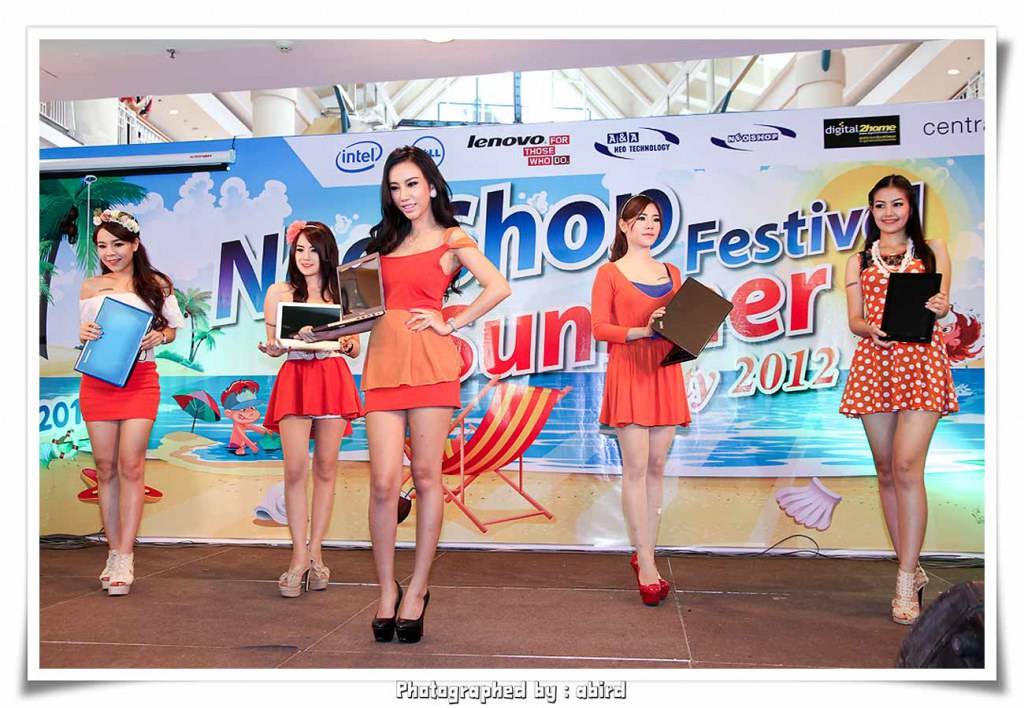 พรีเซ็นเตอร์โน๊ตบุ๊คสาวสวย อะตอม ภัคจิรา