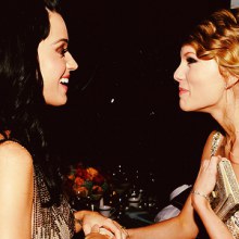 KATY PERRY & TAYLOR SWIFT