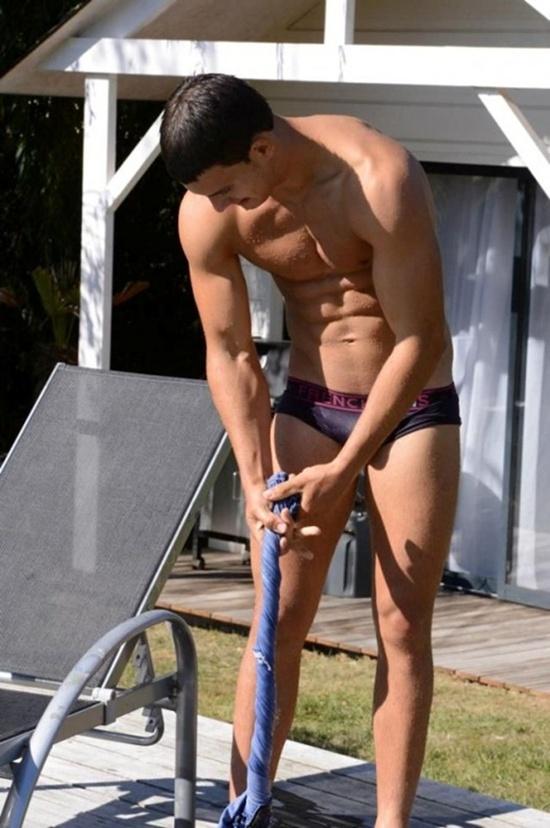 Tanno Termina @ Sensitif Magazine no.72 October 2012