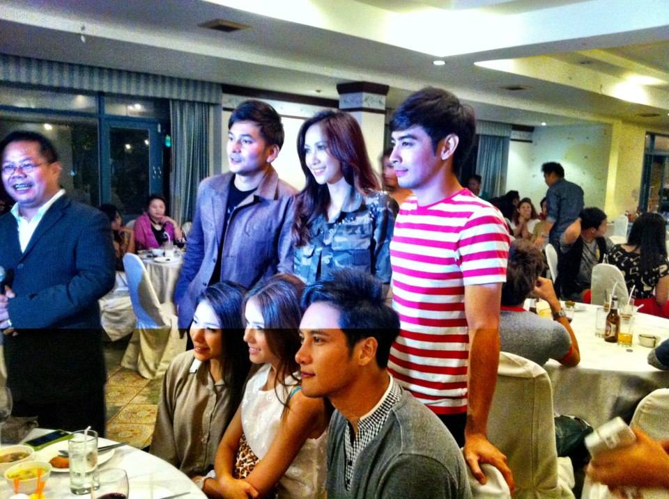 ดารานักแสดงปิดกล้องพ่อตาปืนโต