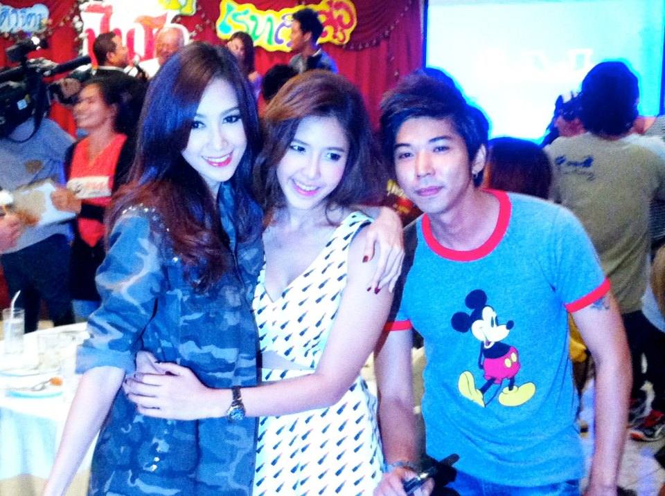 ดารานักแสดงปิดกล้องพ่อตาปืนโต