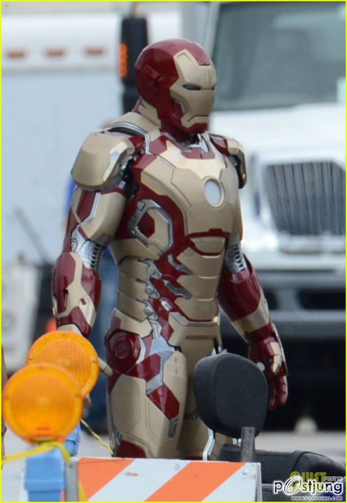 Robert Downey Jr: 'Iron Man 3' Suit First Look!