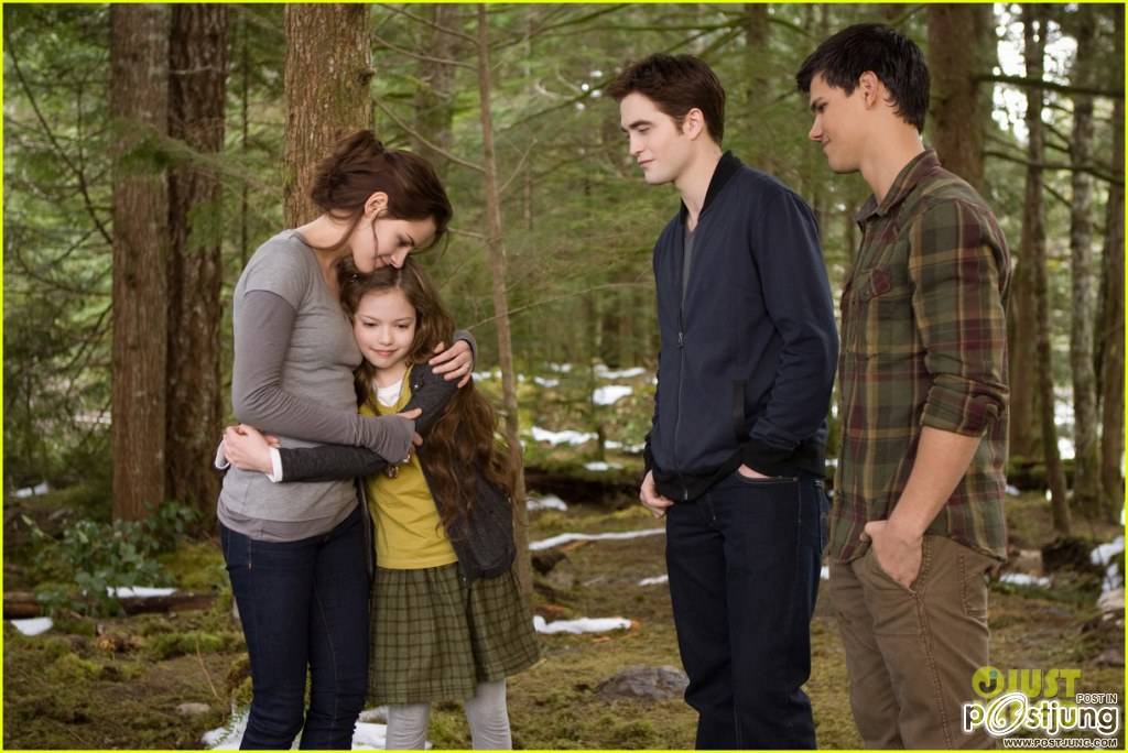 Kristen Stewart & Robert Pattinson: 'Twilight Saga: Breaking Dawn - Part 2' Final Poster Revealed!