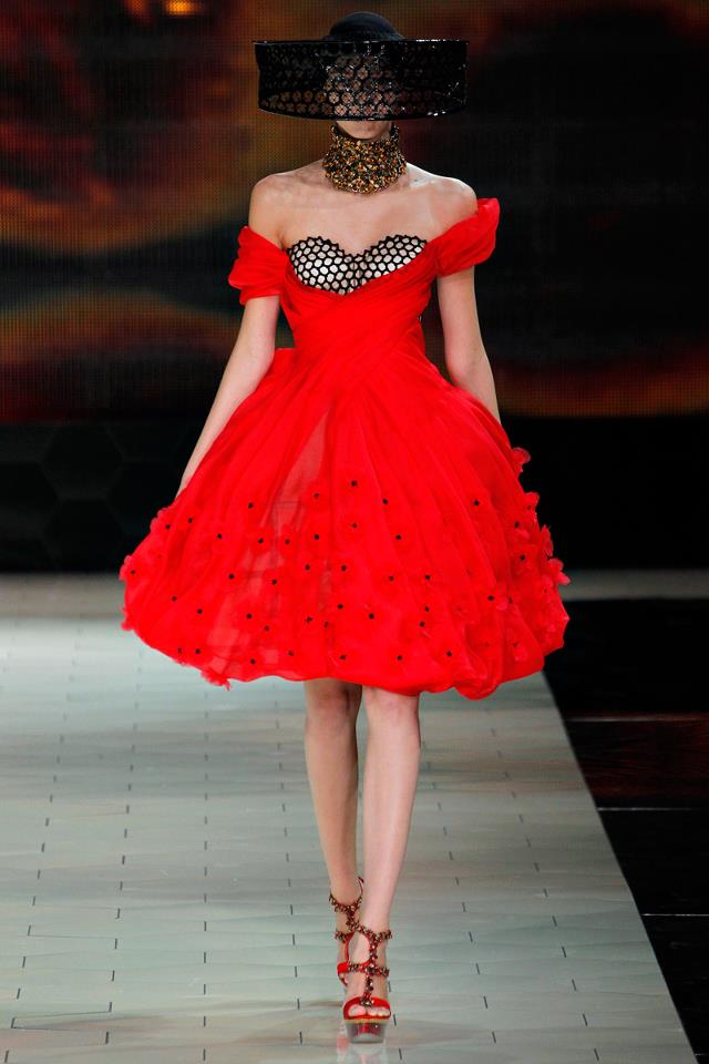 Paris Fashion Week : Alexander McQueen S/S 2013