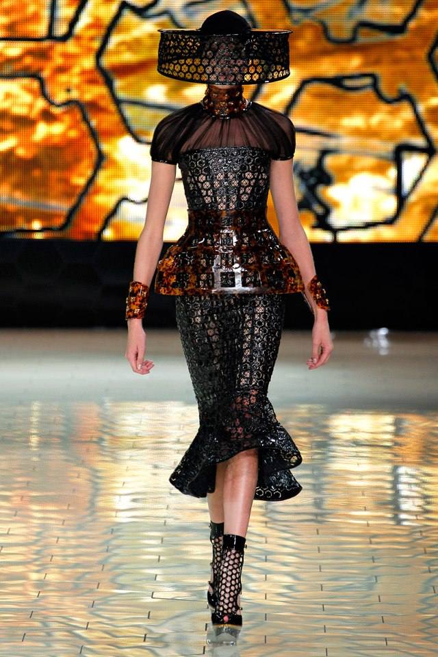 Paris Fashion Week : Alexander McQueen S/S 2013