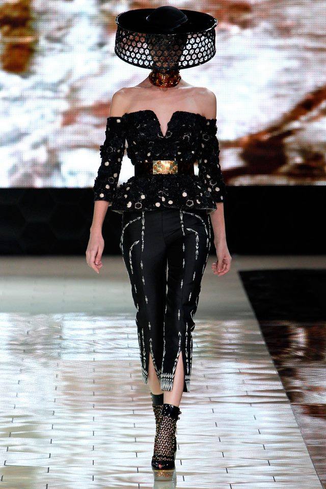 Paris Fashion Week : Alexander McQueen S/S 2013
