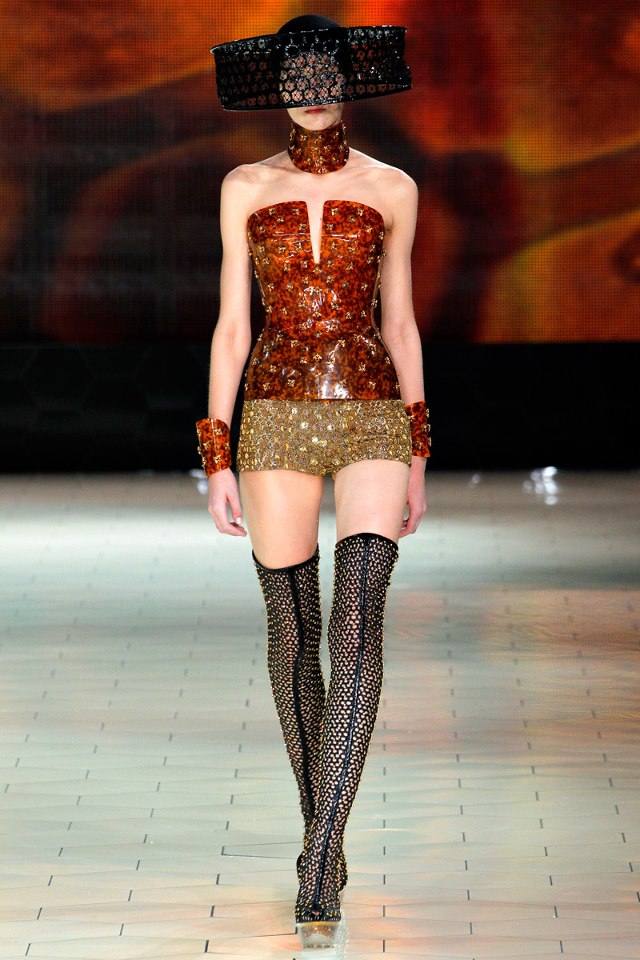Paris Fashion Week : Alexander McQueen S/S 2013
