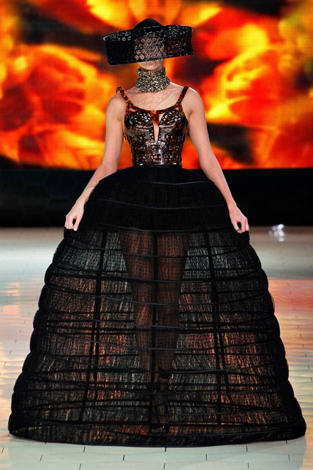 Paris Fashion Week : Alexander McQueen S/S 2013