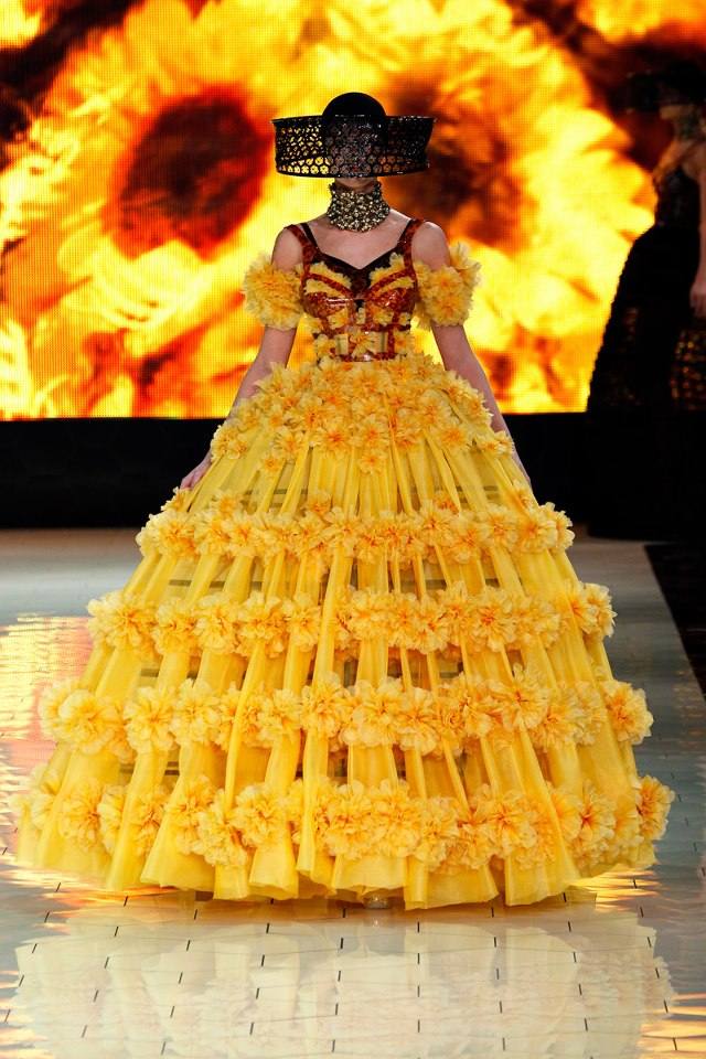 Paris Fashion Week : Alexander McQueen S/S 2013