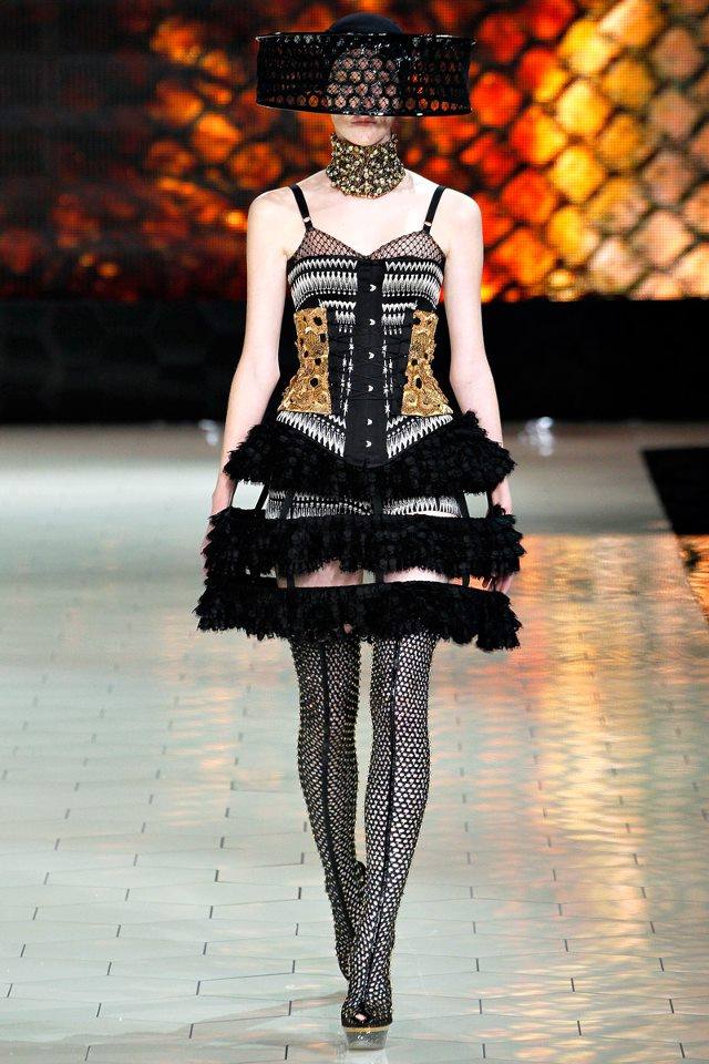 Paris Fashion Week : Alexander McQueen S/S 2013