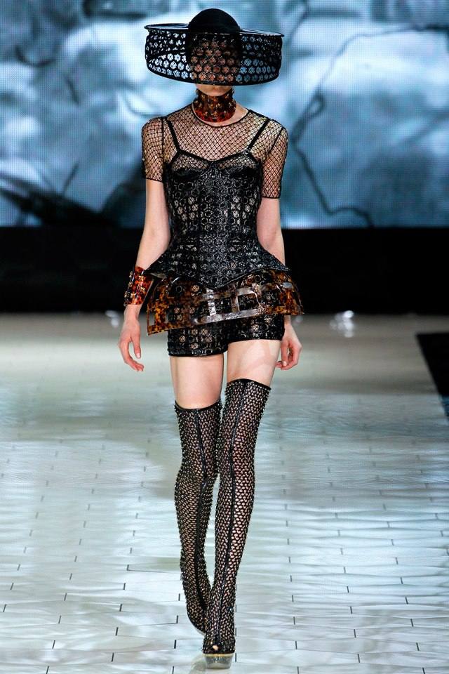 Paris Fashion Week : Alexander McQueen S/S 2013