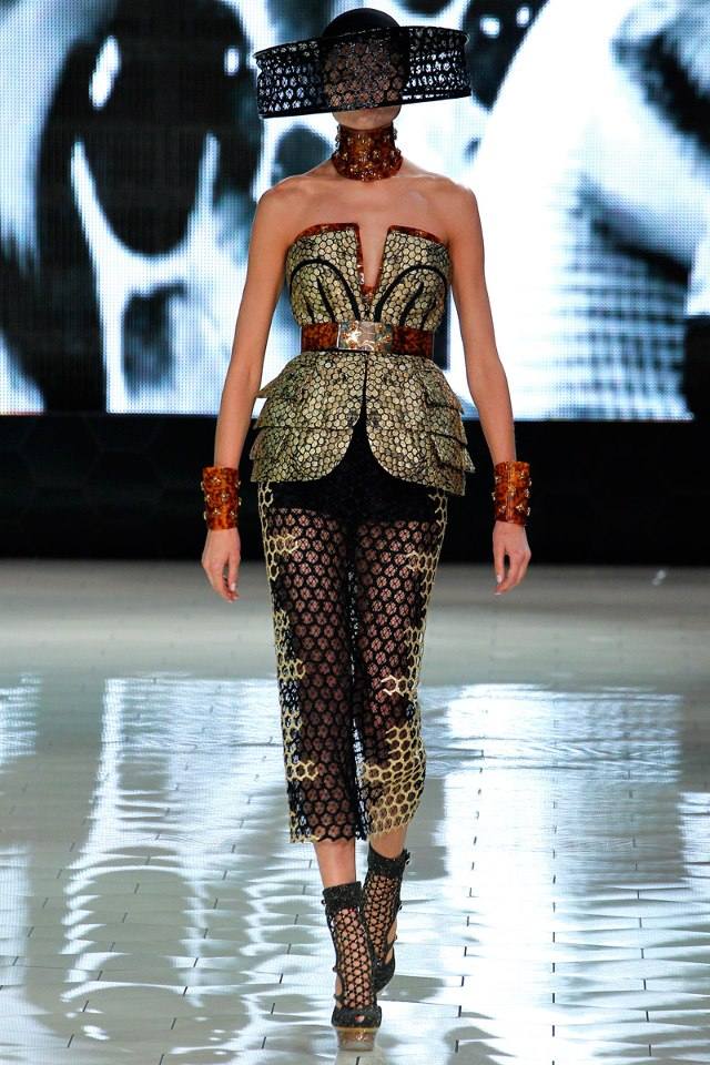 Paris Fashion Week : Alexander McQueen S/S 2013