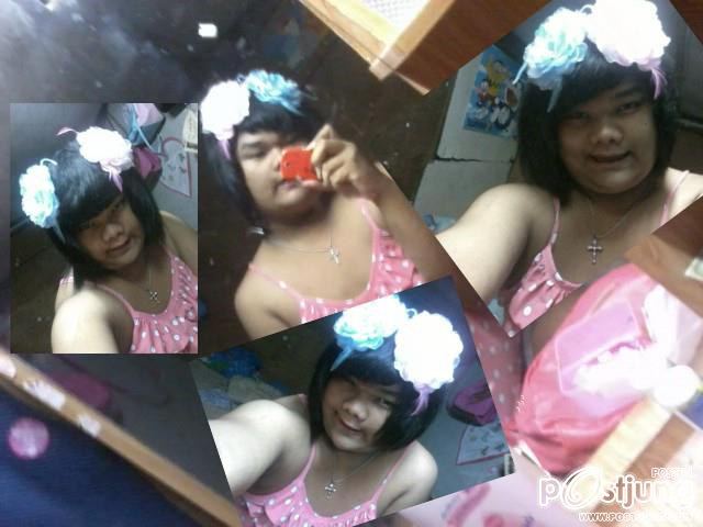 พอลล่าชอบสีชมพู เหมือนสีปากพอลล่าค่ะ