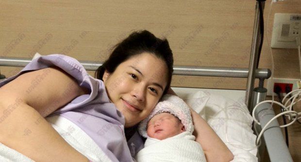 พลอย จินดาโชติ คลอดลูกสาวแล้วจ้า ตั้งชื่อ น้องเวลา