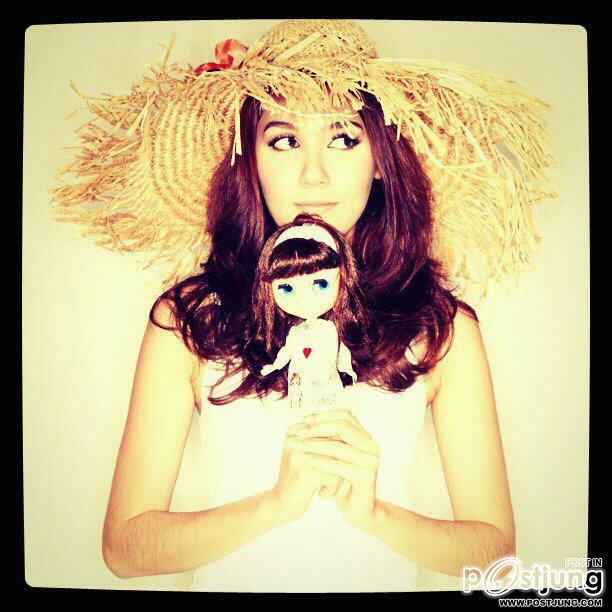 ChomIsMaterialGirl  # 2