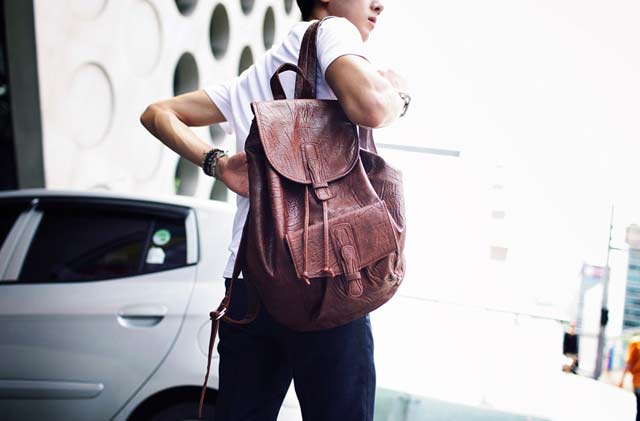 แฟชั่น กระเป๋าเป้เท่ ๆ สำหรับ หนุ่มๆ