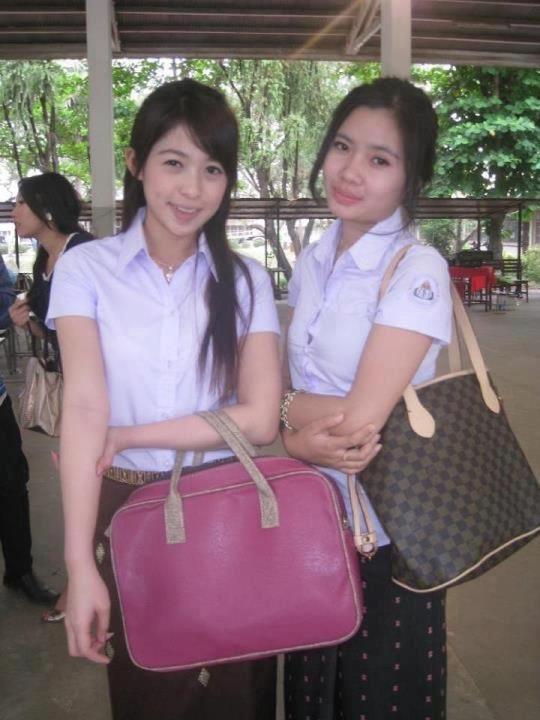 มาดูสาว "ลาว"