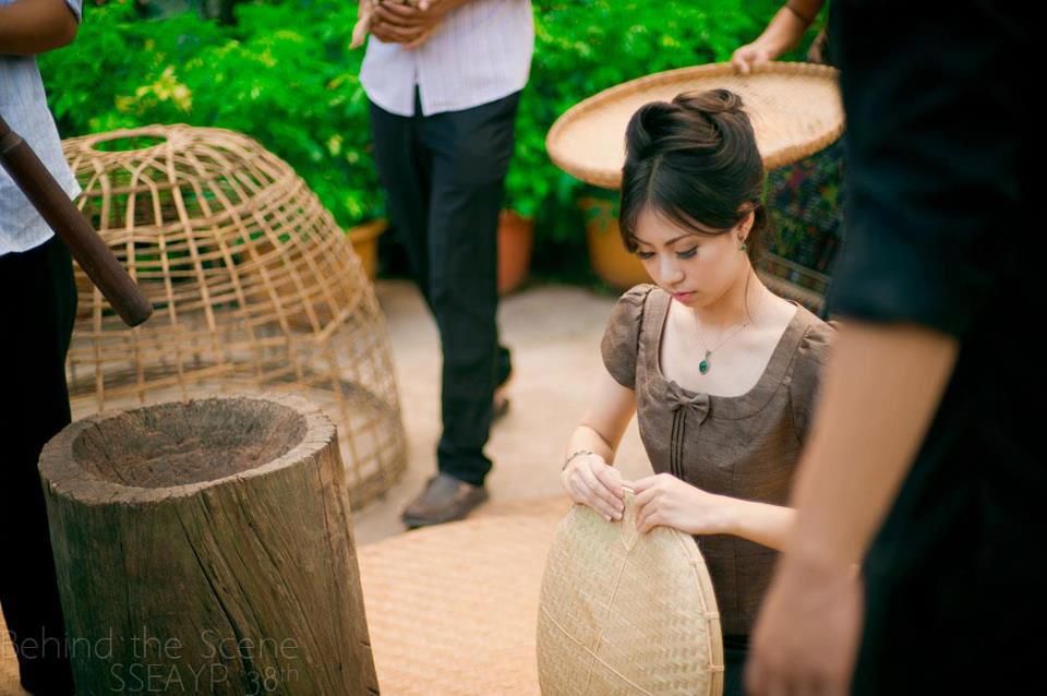 มาดูสาว "ลาว"