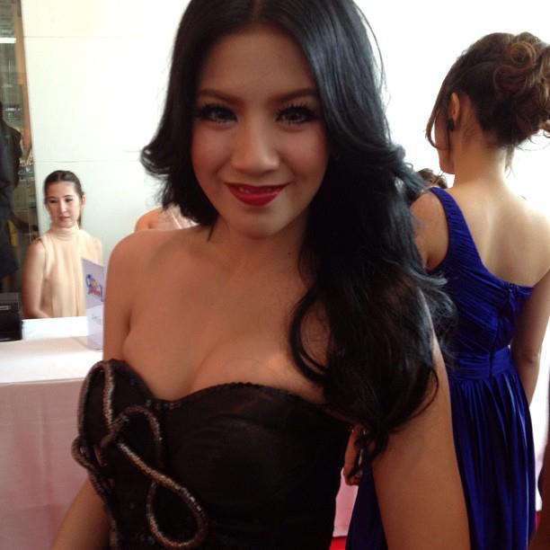 ใบเตย เช็คเรตติ้งค่ะเช๊คเรตติ้ง!!!