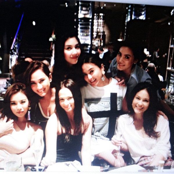 สาวสวย ประชันโฉม ปาร์ตี้สละโสด แอน อลิชา