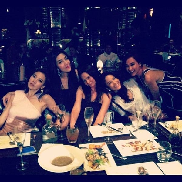 สาวสวย ประชันโฉม ปาร์ตี้สละโสด แอน อลิชา