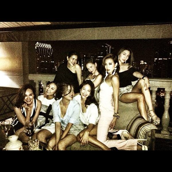 สาวสวย ประชันโฉม ปาร์ตี้สละโสด แอน อลิชา