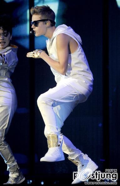 Justin Bieber Concert at Oakland’s Oracle Arena, CA Justin Bieber กับ Beli