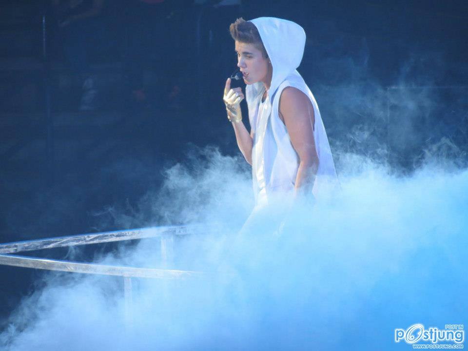 Justin Bieber Concert at Oakland’s Oracle Arena, CA Justin Bieber กับ Beli