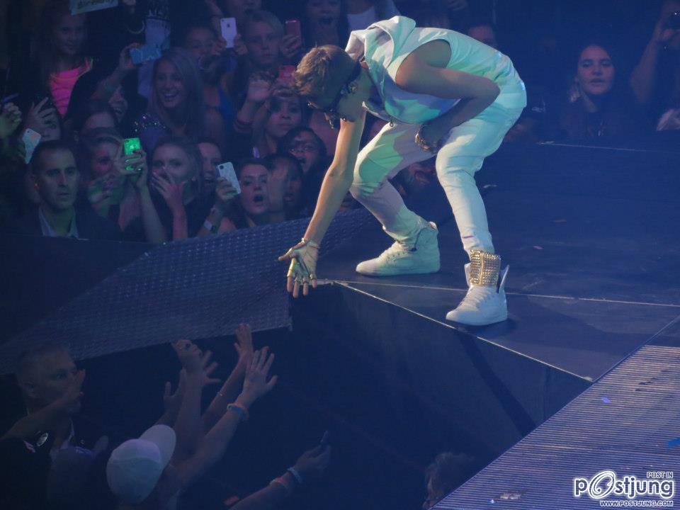 Justin Bieber Concert at Oakland’s Oracle Arena, CA Justin Bieber กับ Beli