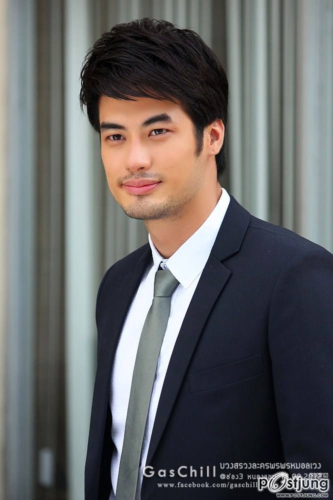 พี่หน้าหนวดเท่สมาร์ท