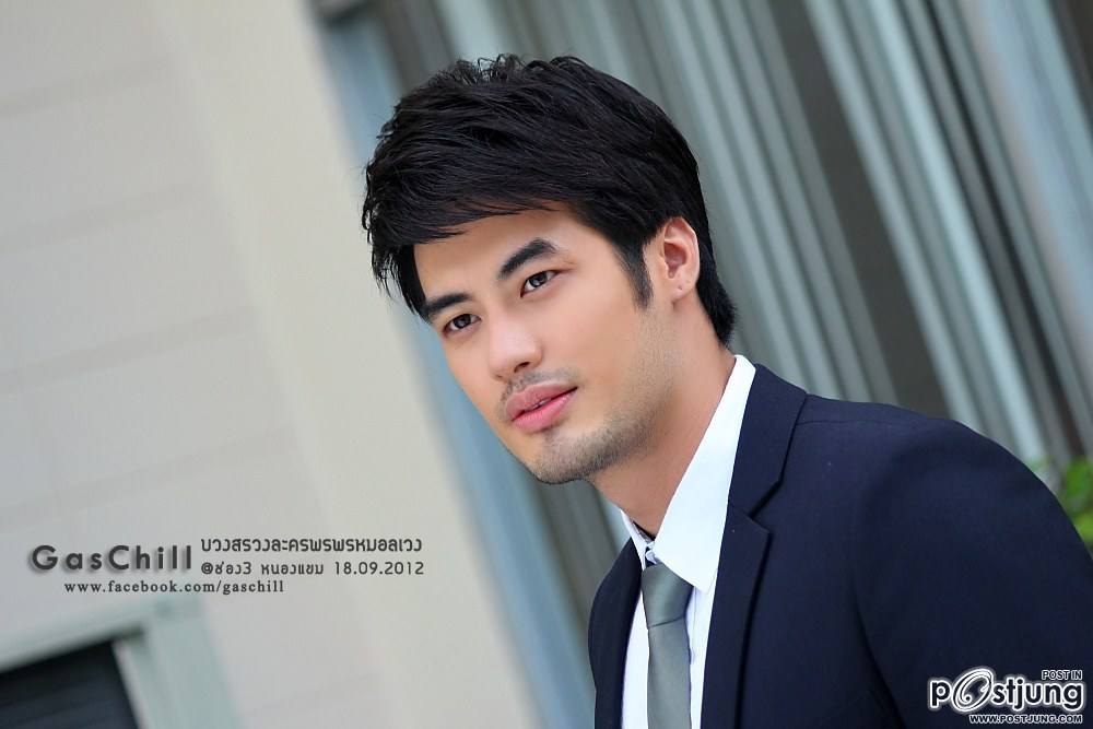 พี่หน้าหนวดเท่สมาร์ท