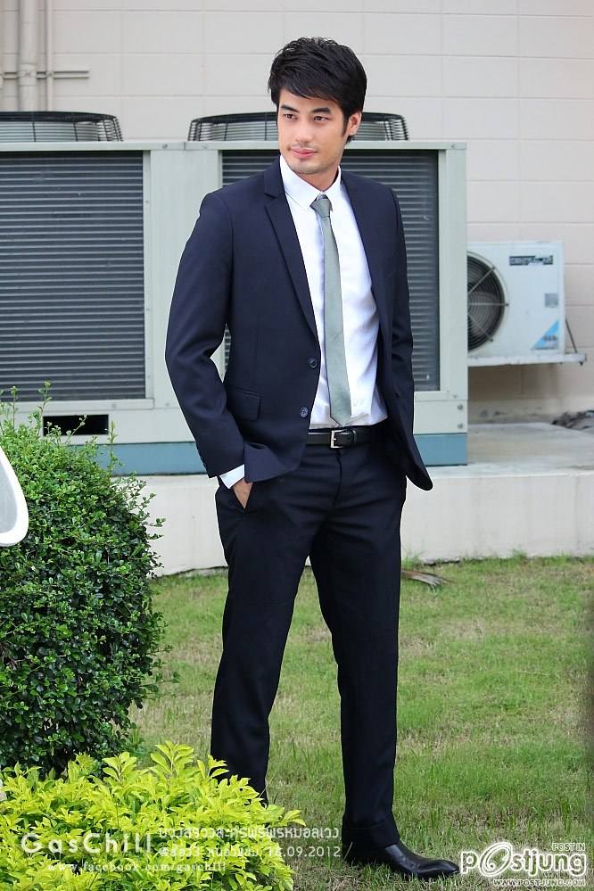 พี่หน้าหนวดเท่สมาร์ท