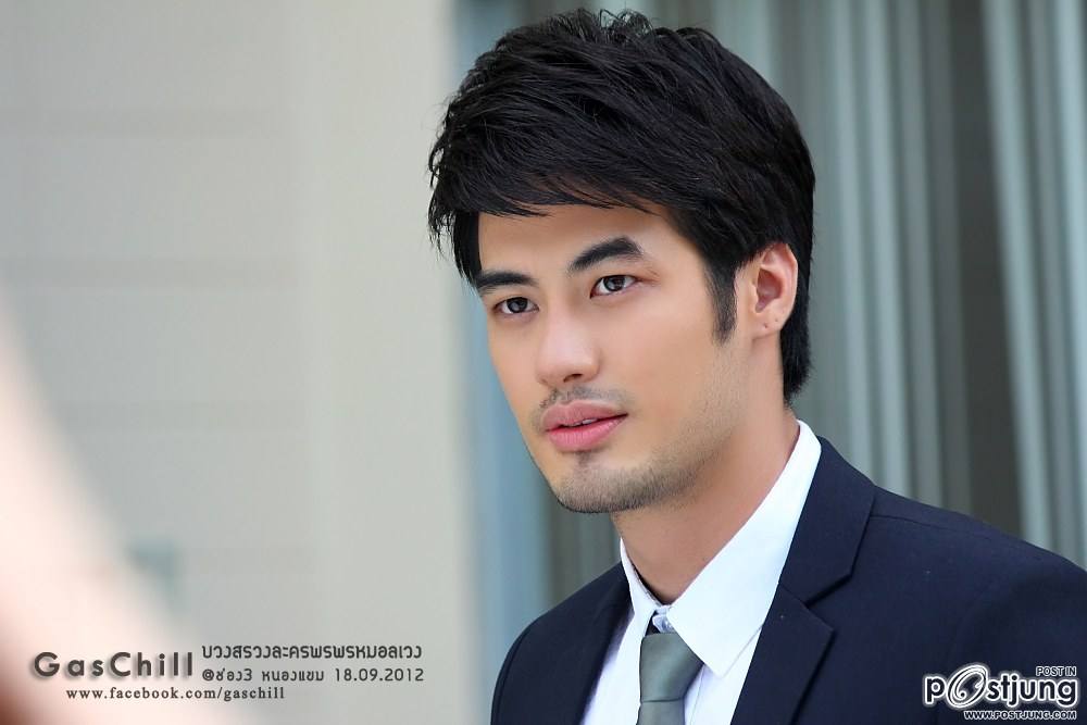 พี่หน้าหนวดเท่สมาร์ท