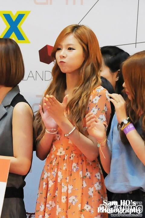 [ HYUNA ] น่ารักvsเซ็กซี่ แบบไหนดีนะะ ?