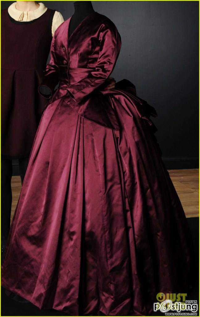 Keira Knightley: Hollywood Costume Exhibition!