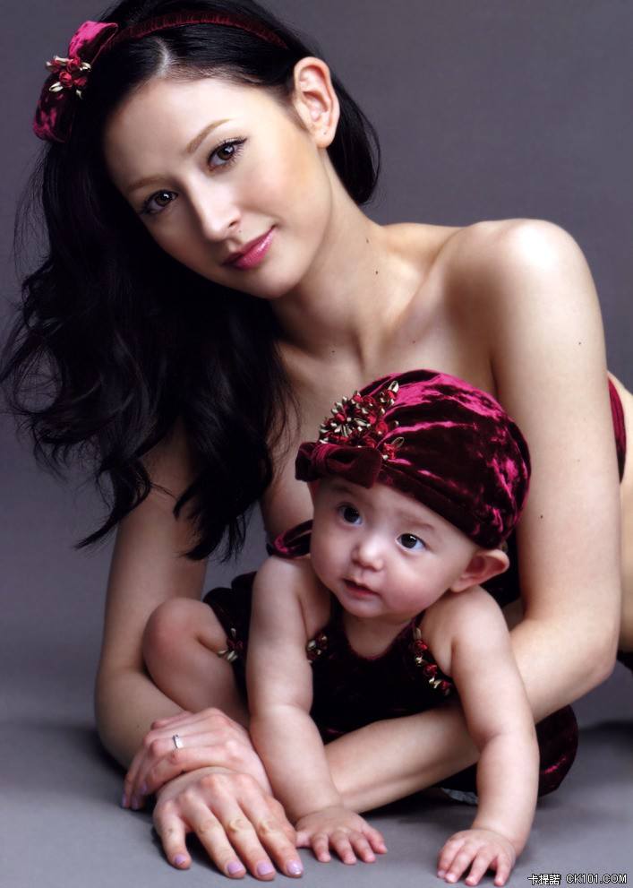 ลีอาห์ ดิซอน กับ มิล่า(ลูกน้อย)