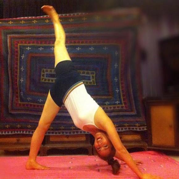 โยคะ เป็นเหตุ! น้ำผึ้ง ณัฐริกา หวิดเกาเหลา ป๊อป อารียา